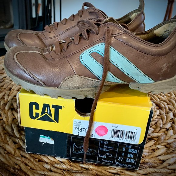 Womens size 6 Caterpillar sneakers - Picture 1 of 3